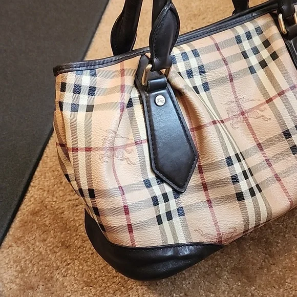 Burberry Classic Satchel Bag - Picture 13 of 16